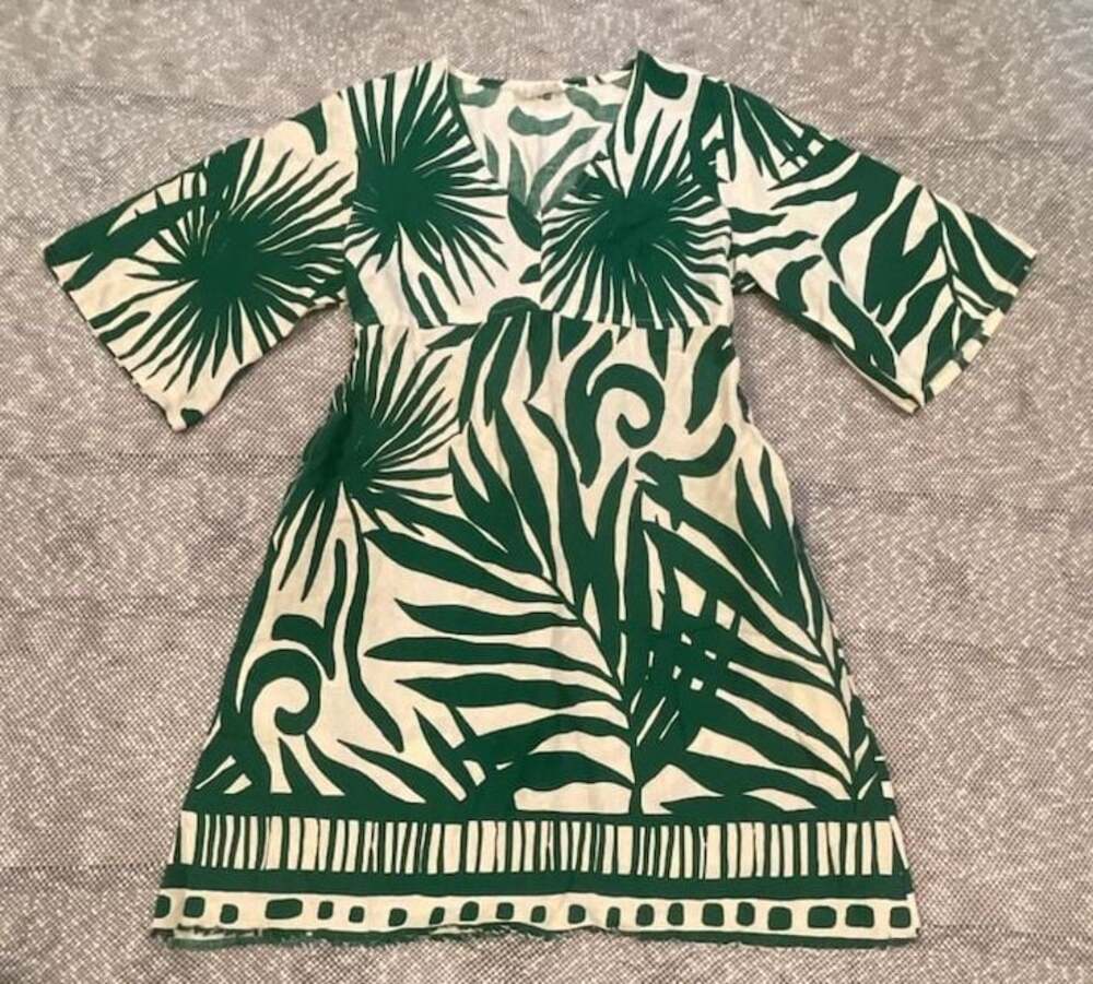 Lapogee Green and White Leaf Print V-Neck Short Sleeve Dress